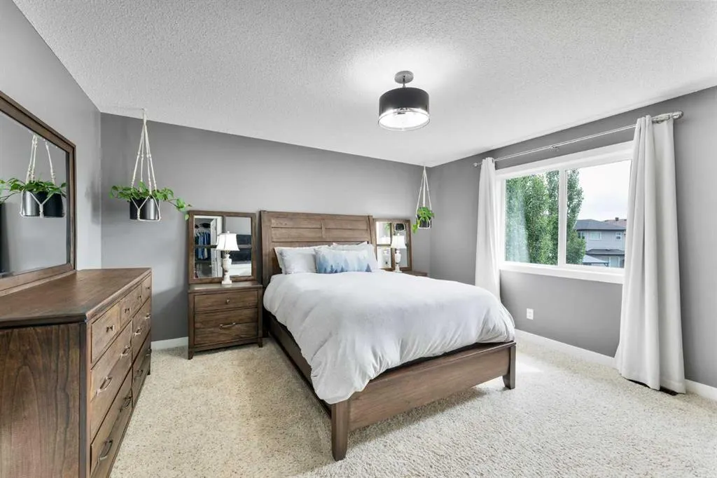 112 Kingsbridge Way