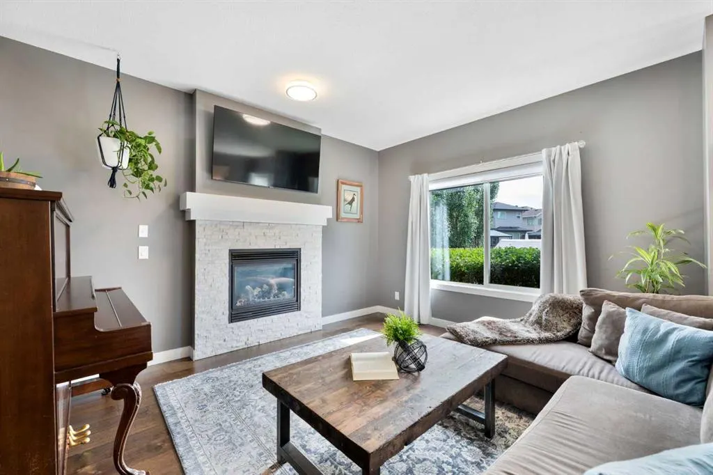 112 Kingsbridge Way