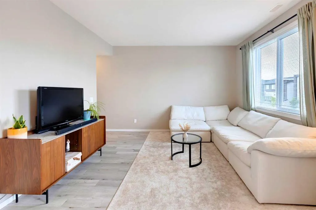 110 Redstone NE, #202
