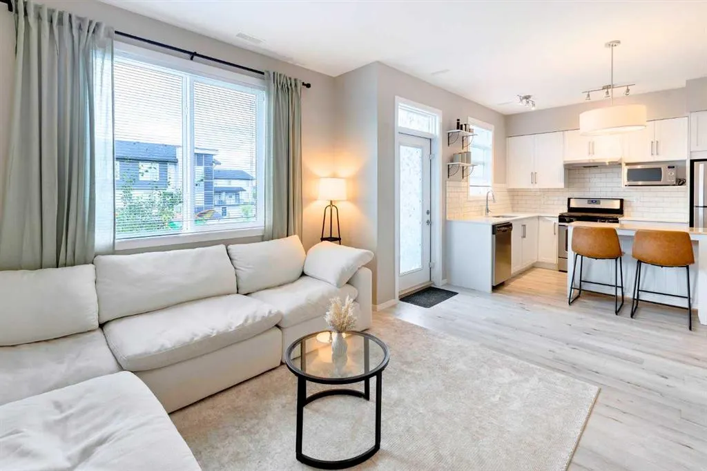 110 Redstone NE, #202