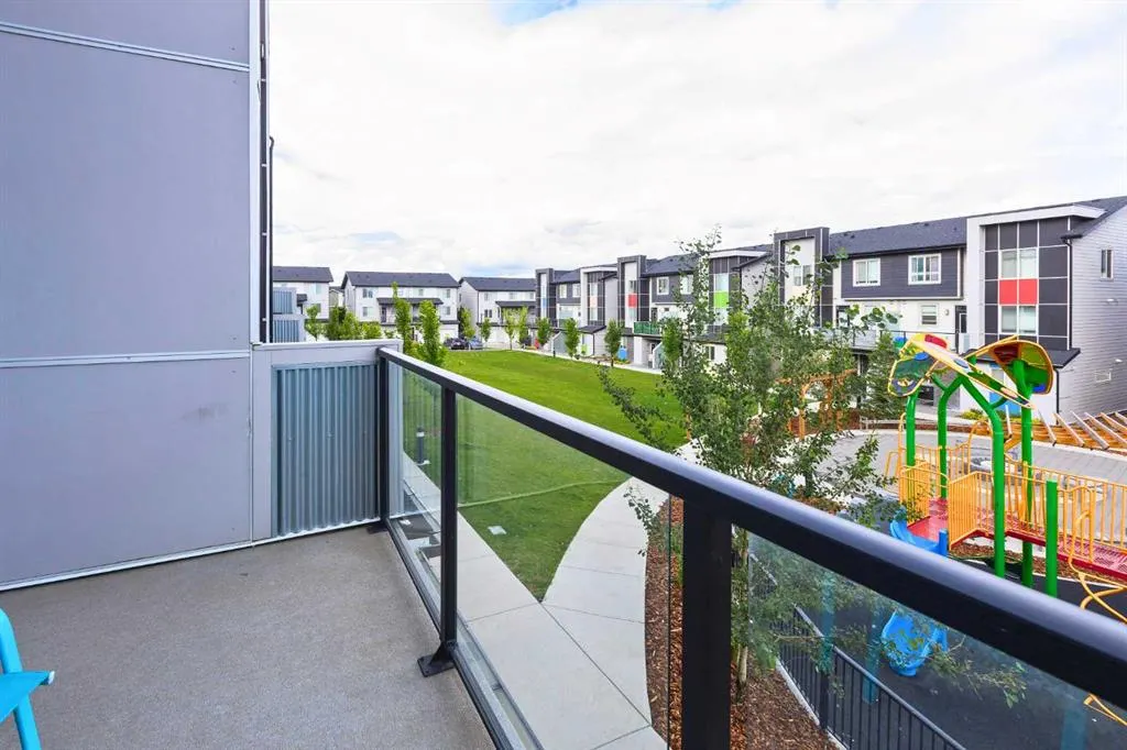 110 Redstone NE, #202