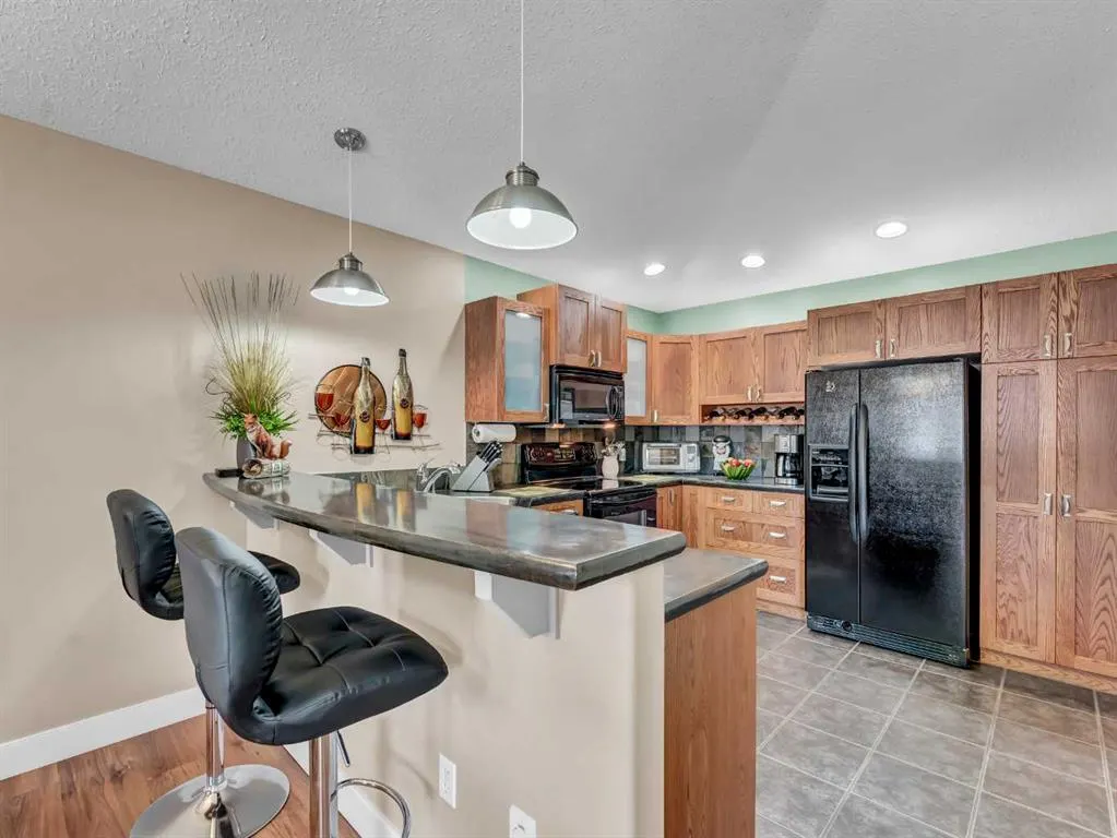 12 Cottonwood Bay SW