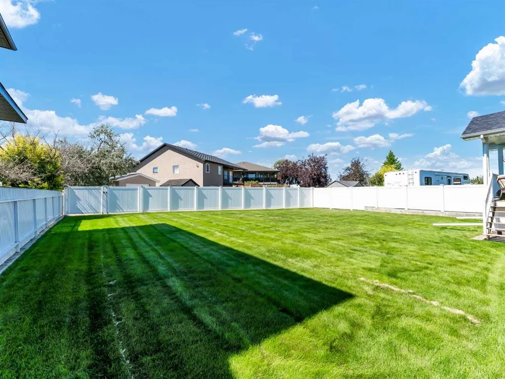 12 Cottonwood Bay SW