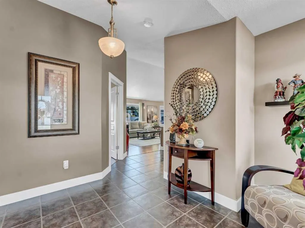 12 Cottonwood Bay SW
