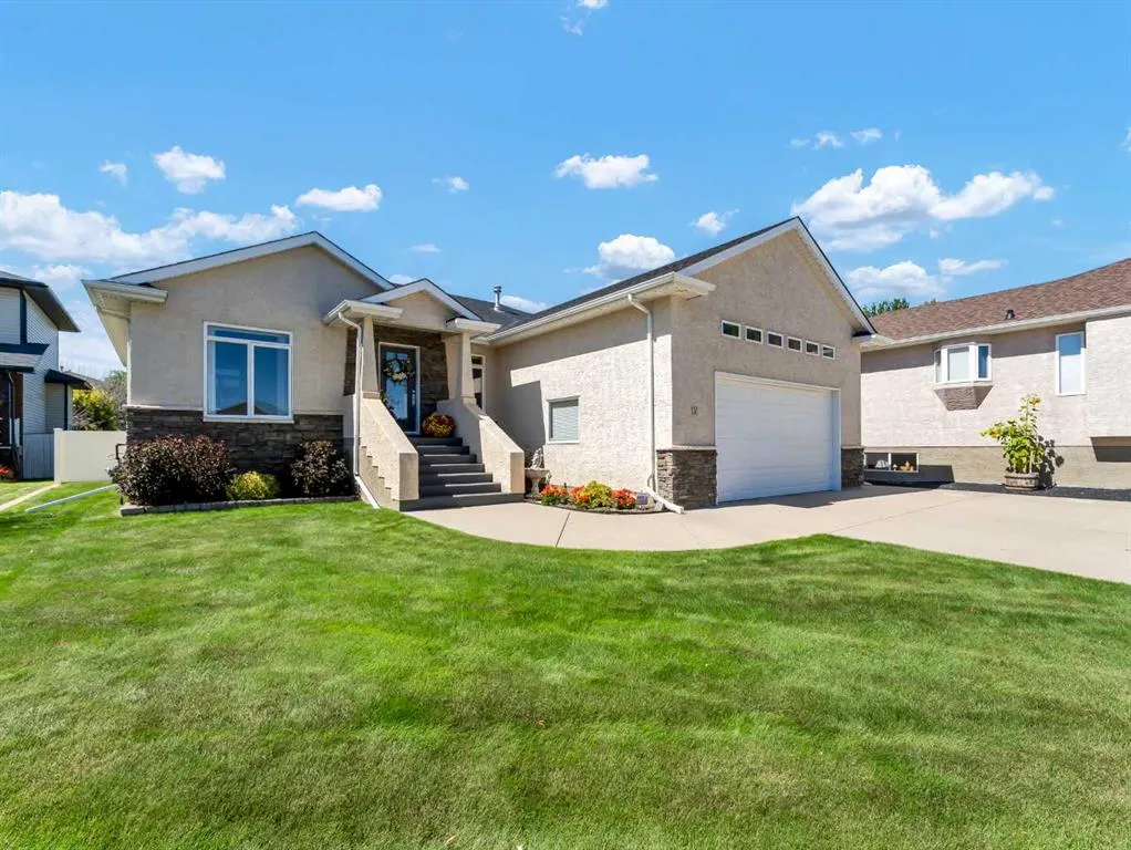 12 Cottonwood Bay SW