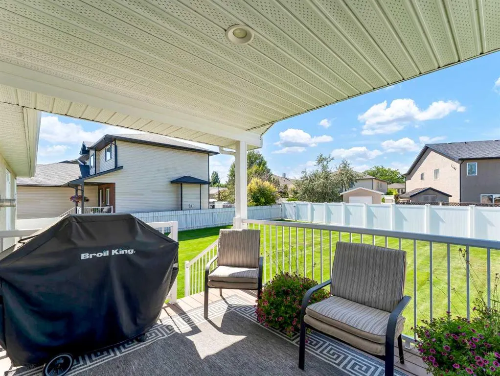 12 Cottonwood Bay SW
