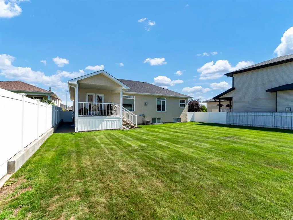 12 Cottonwood Bay SW