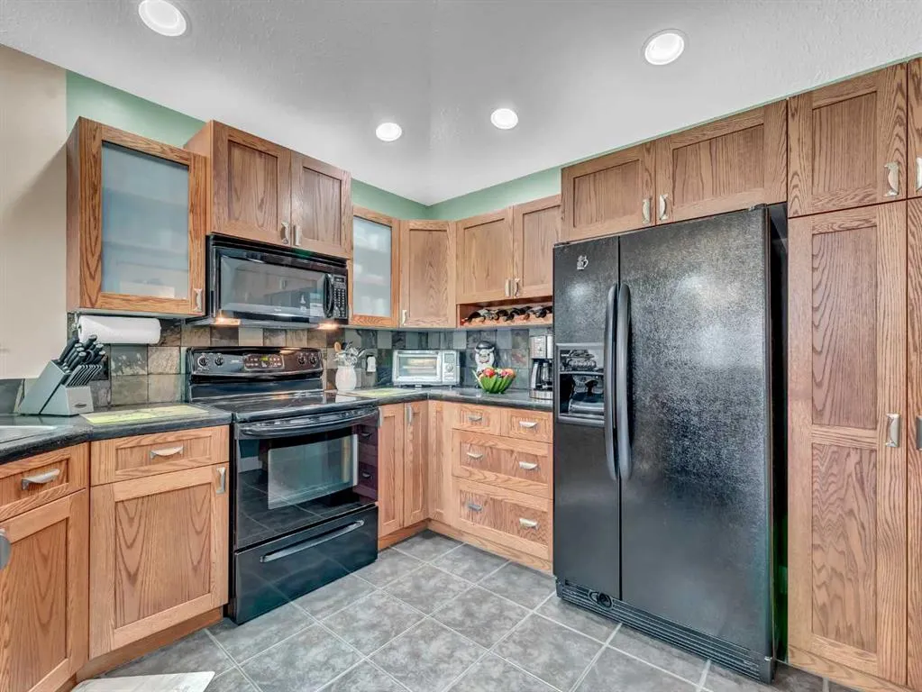 12 Cottonwood Bay SW