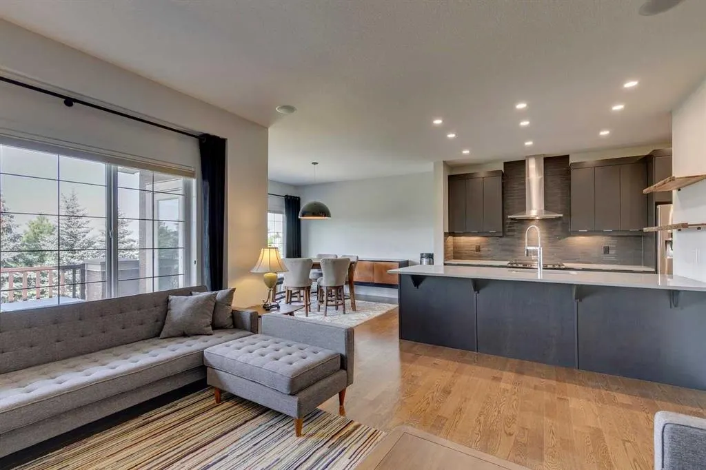 18 Marquis Cove SE