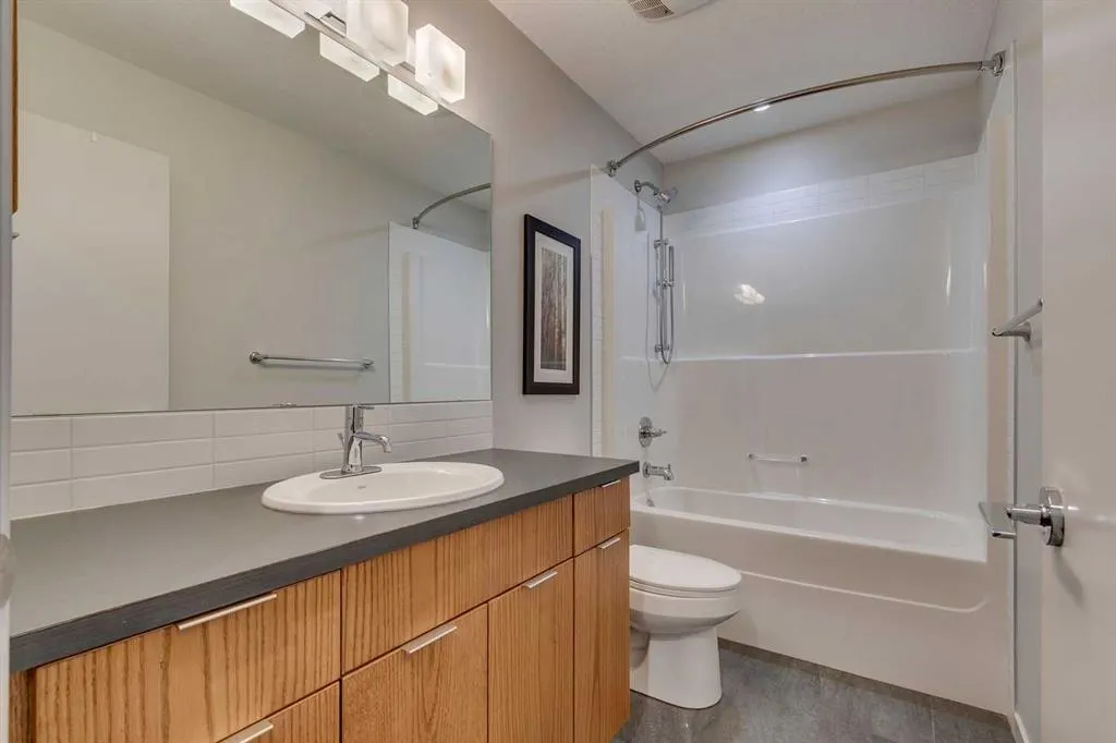 18 Marquis Cove SE