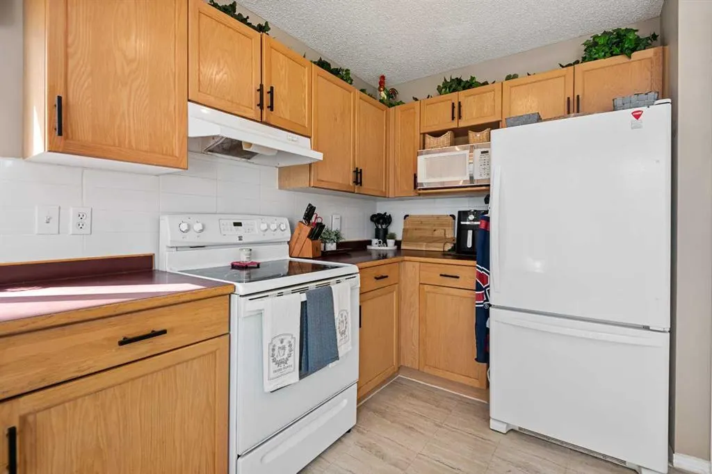 54 Saddlemead Way NE