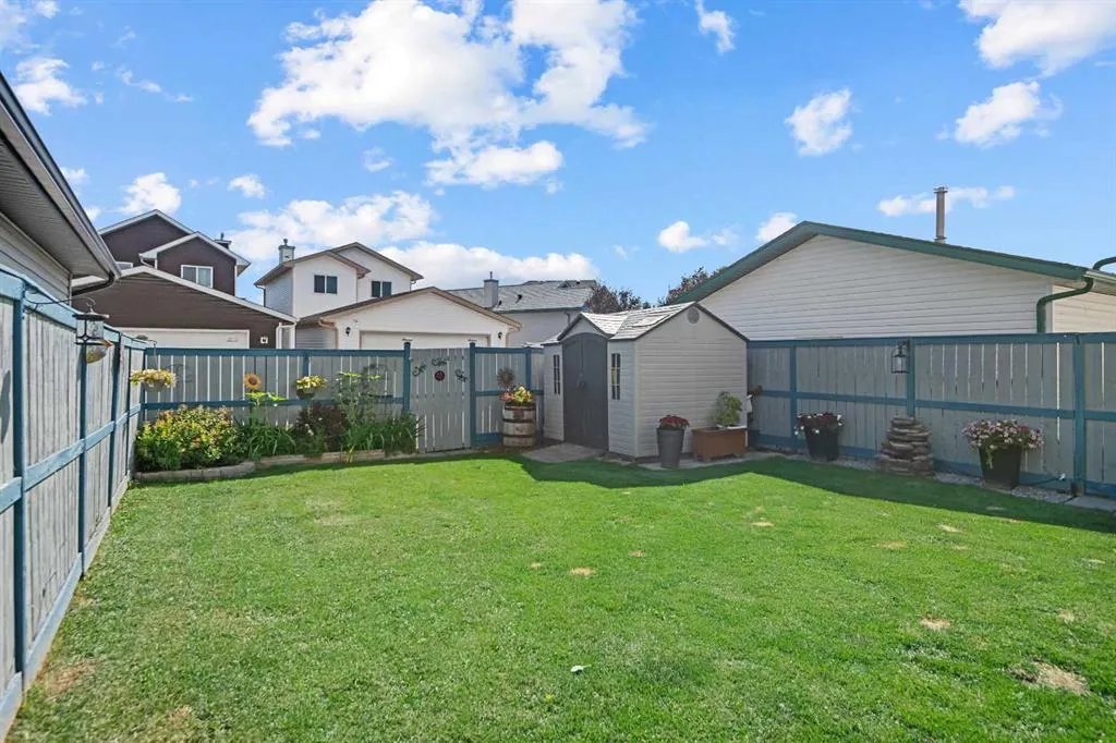 54 Saddlemead Way NE