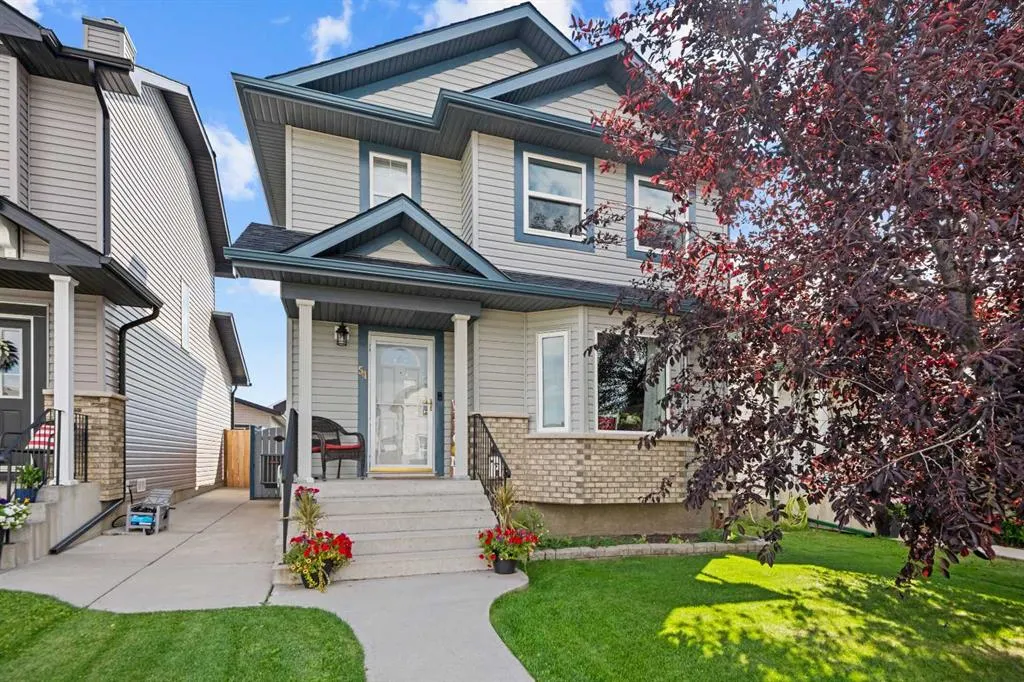 54 Saddlemead Way NE