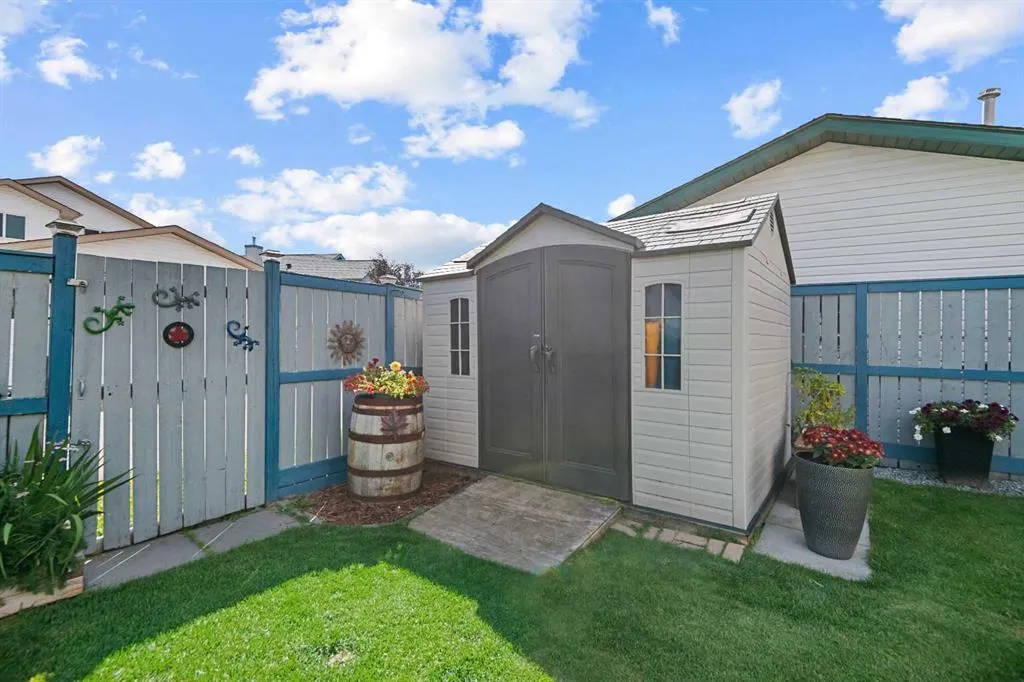 54 Saddlemead Way NE