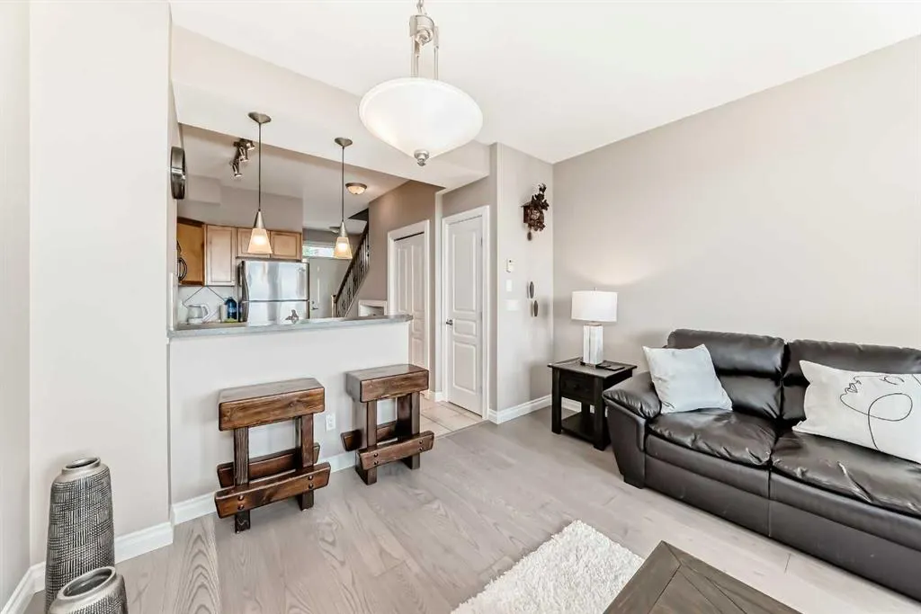 169 Rockyledge View NW, #20