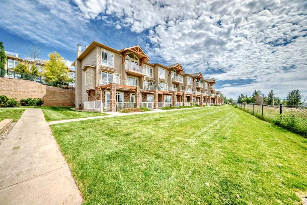 169 Rockyledge View NW, #20