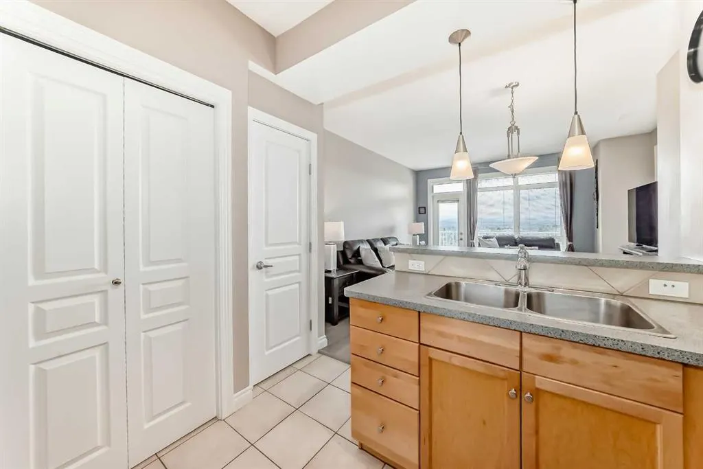 169 Rockyledge View NW, #20