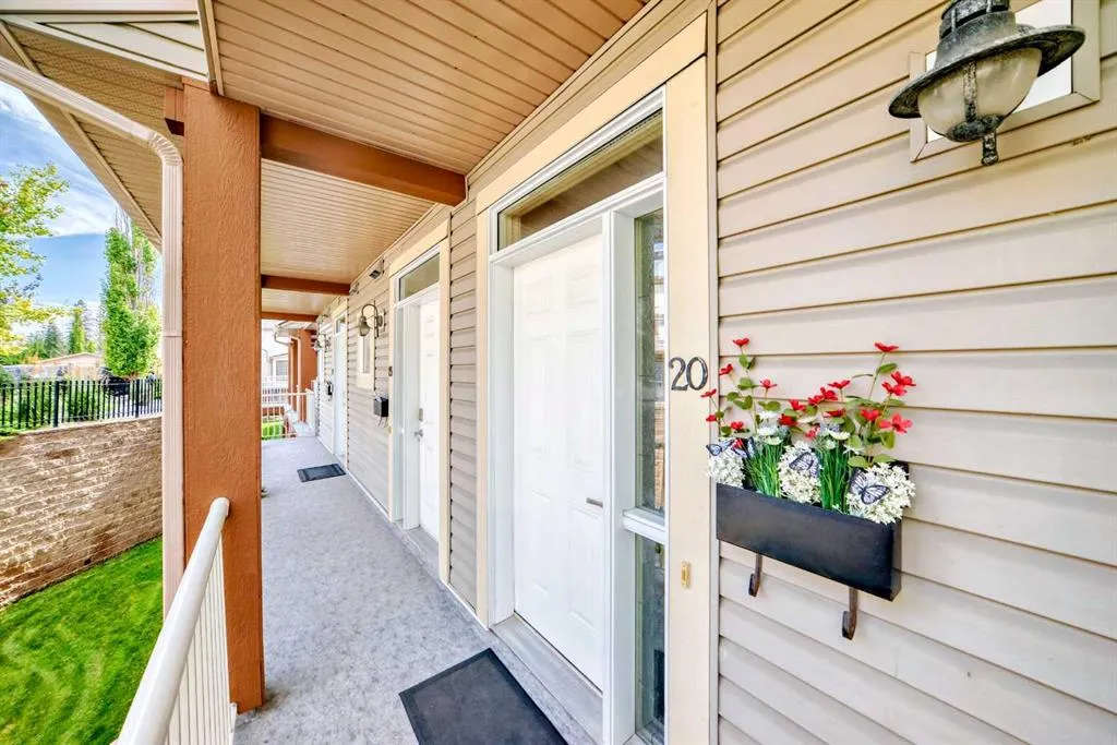 169 Rockyledge View NW, #20