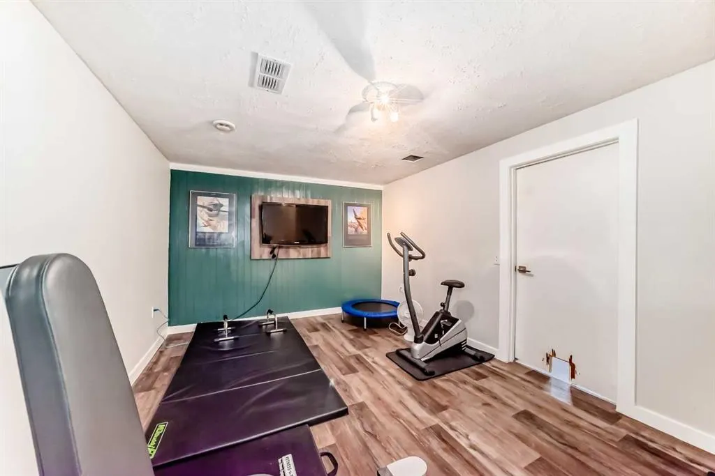 549 Queenston Gardens SE