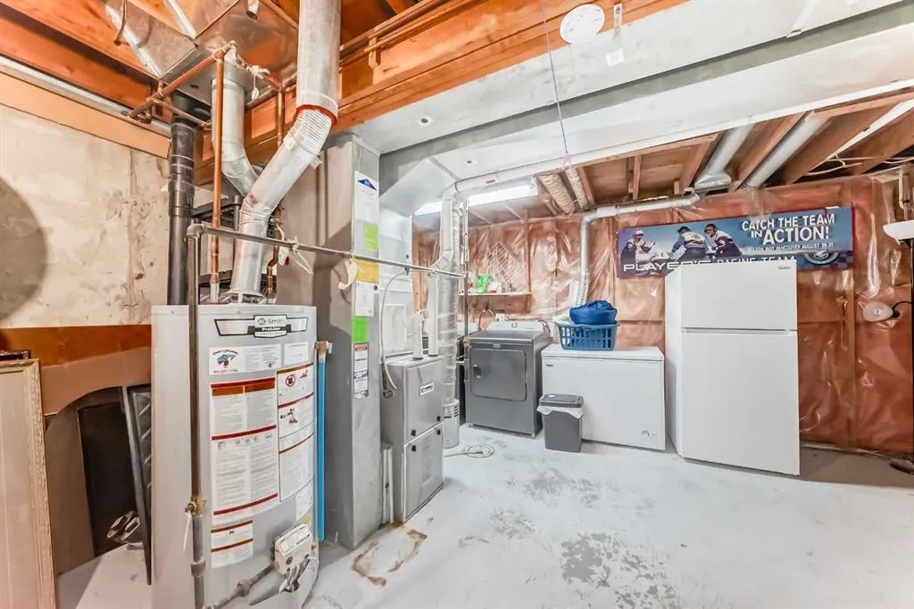 549 Queenston Gardens SE
