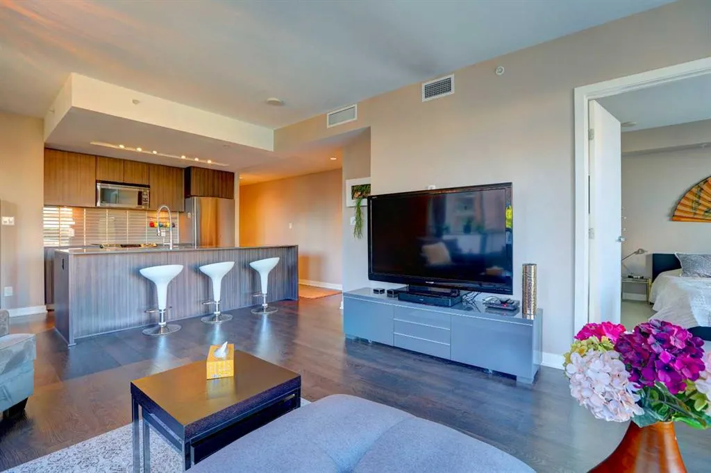 626 14 Avenue SW, #412