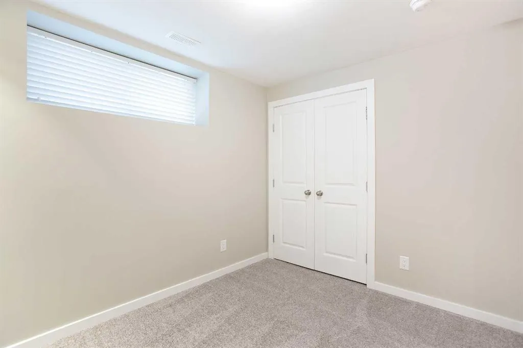 9 Cougar Ridge Rise SW