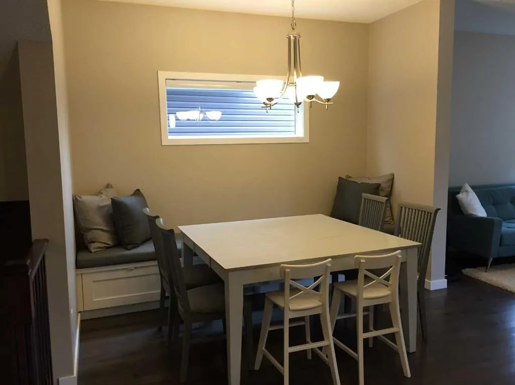 9 Cougar Ridge Rise SW