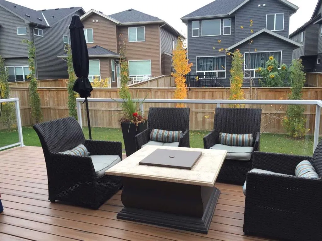 9 Cougar Ridge Rise SW