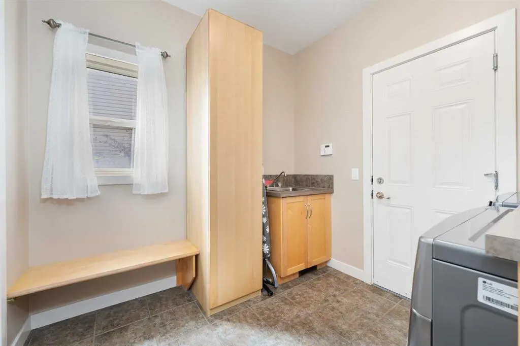 155 Autumn Close SE