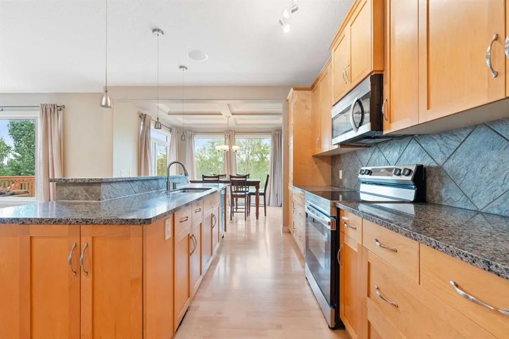 155 Autumn Close SE