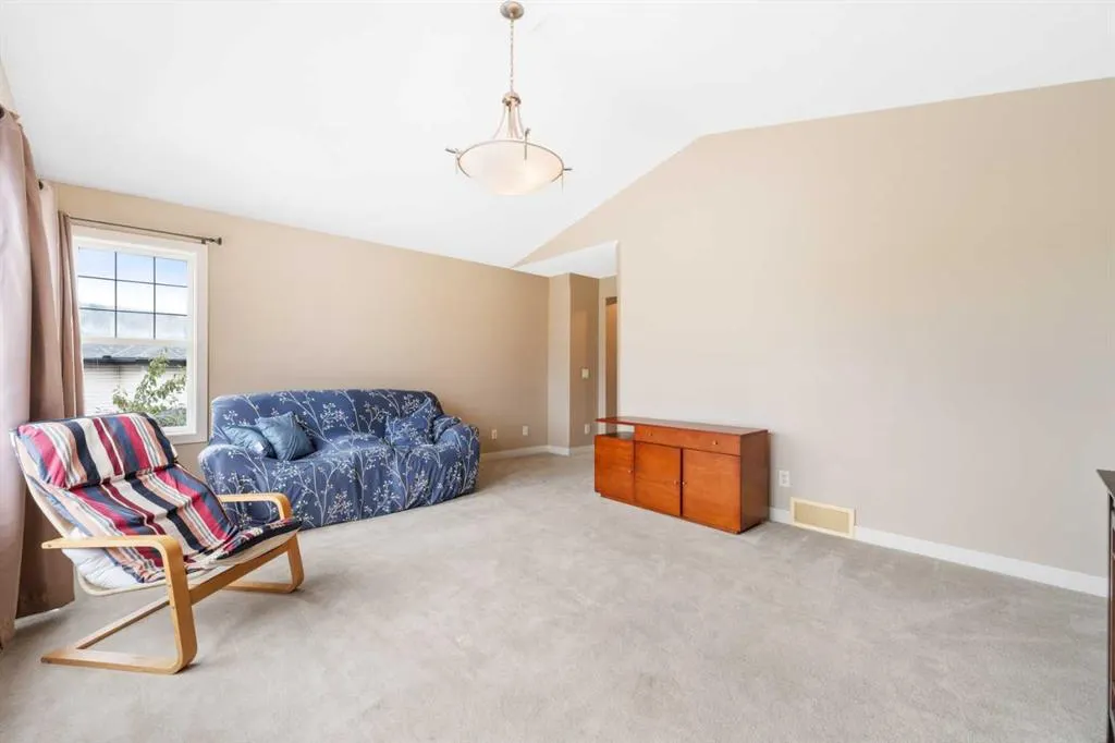 155 Autumn Close SE
