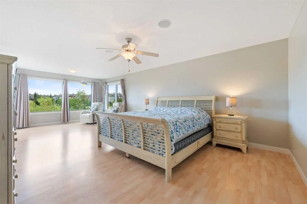 155 Autumn Close SE