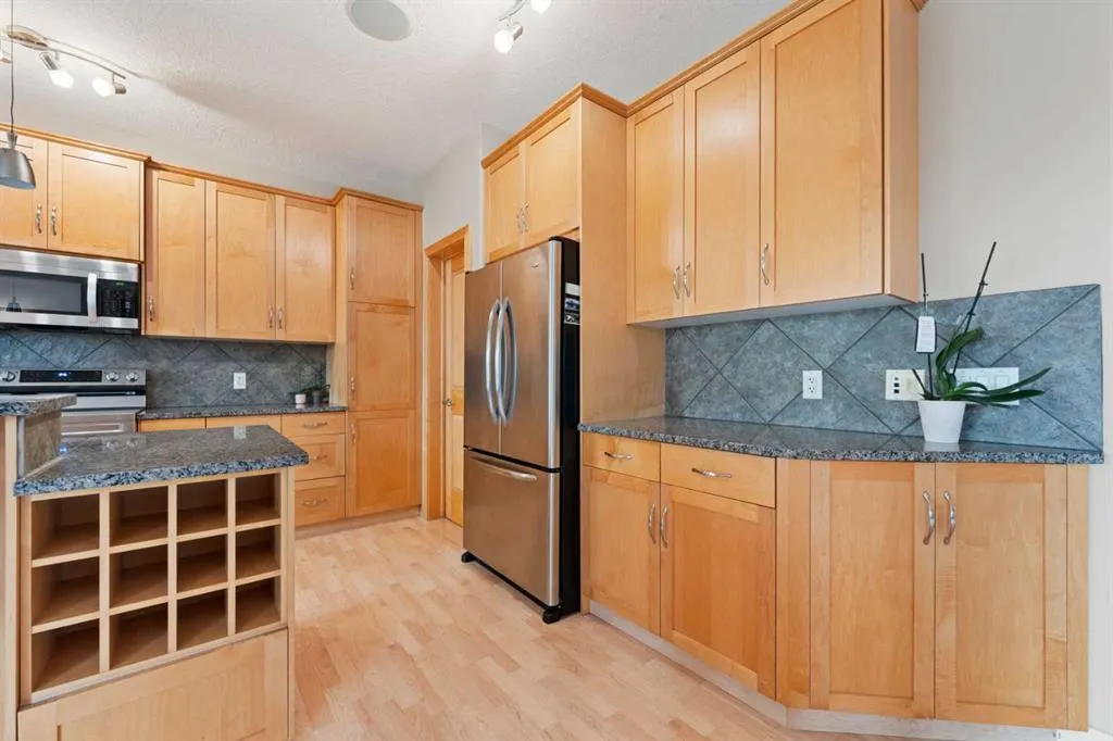 155 Autumn Close SE