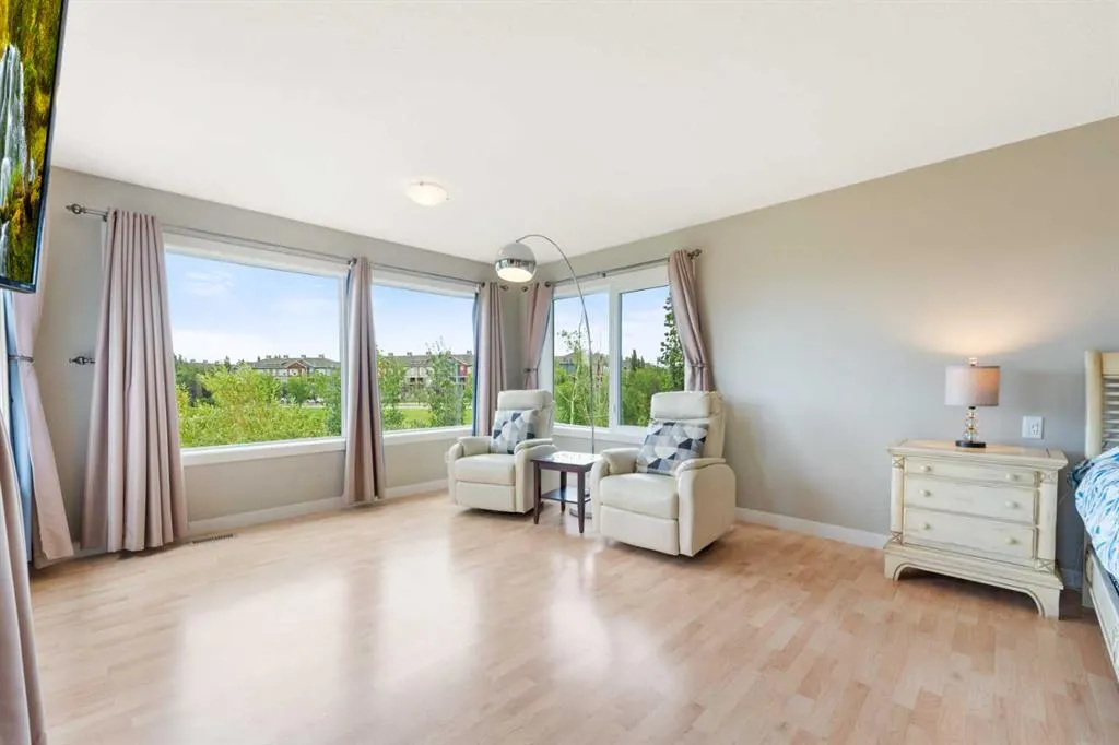 155 Autumn Close SE