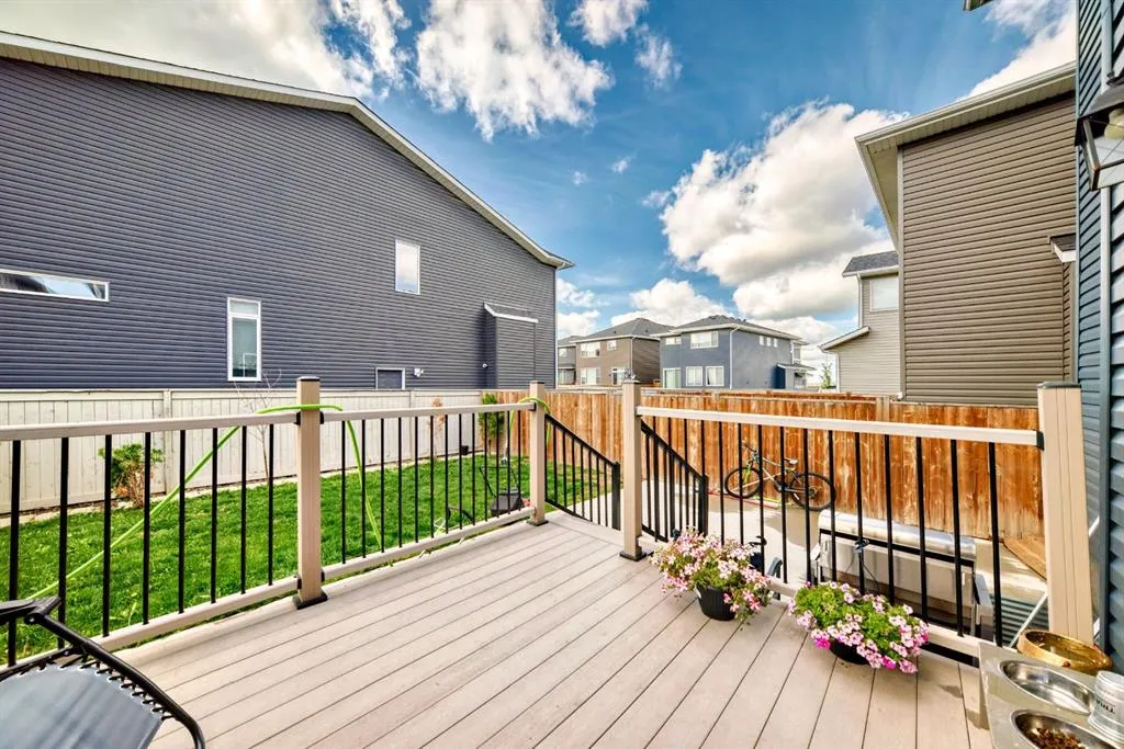120 Red Sky Gardens NE