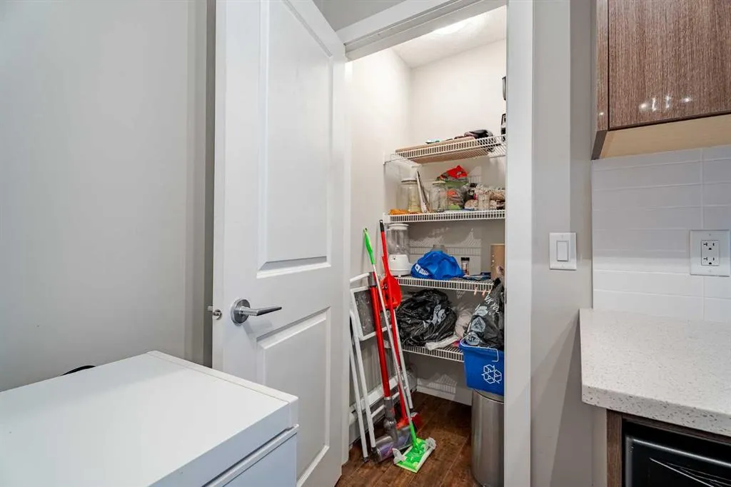 607 17 Avenue NW, #403