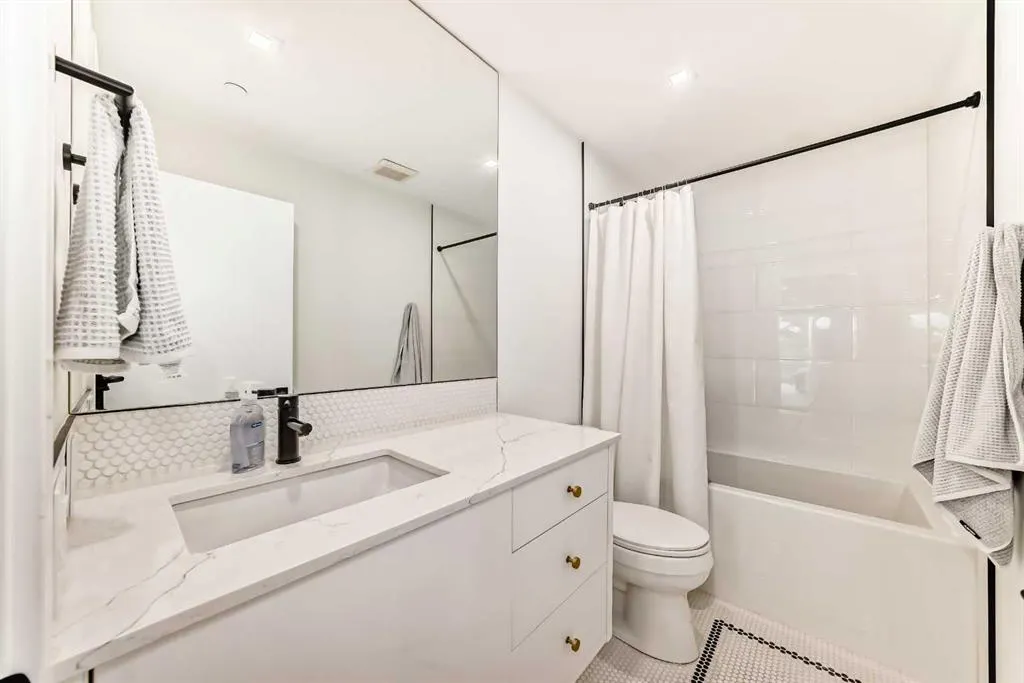 8505 Broadcast Avenue SW, #106
