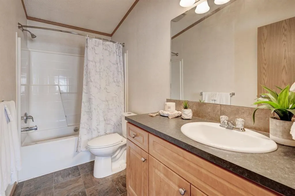 6724 17 Avenue SE, #6
