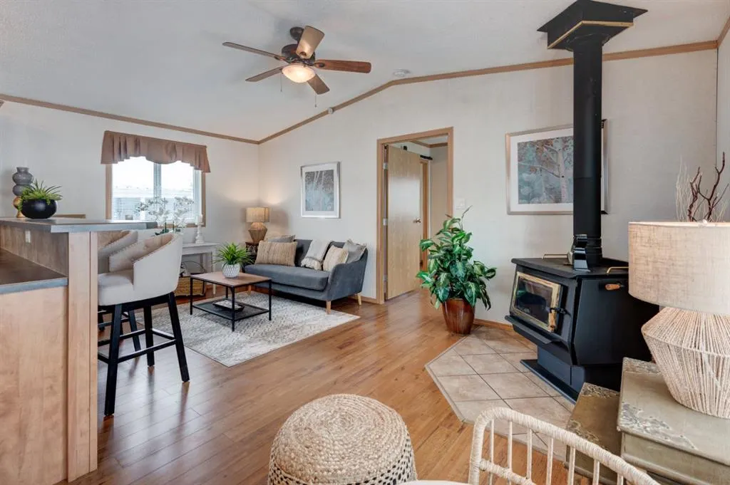 6724 17 Avenue SE, #6