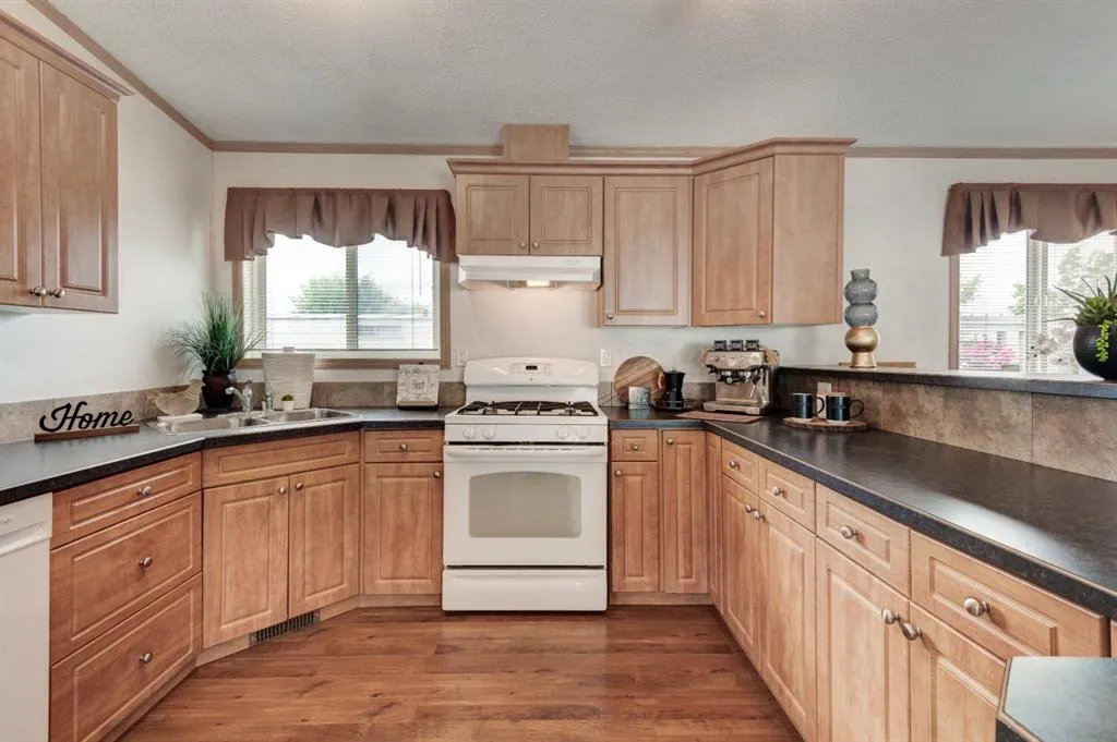 6724 17 Avenue SE, #6