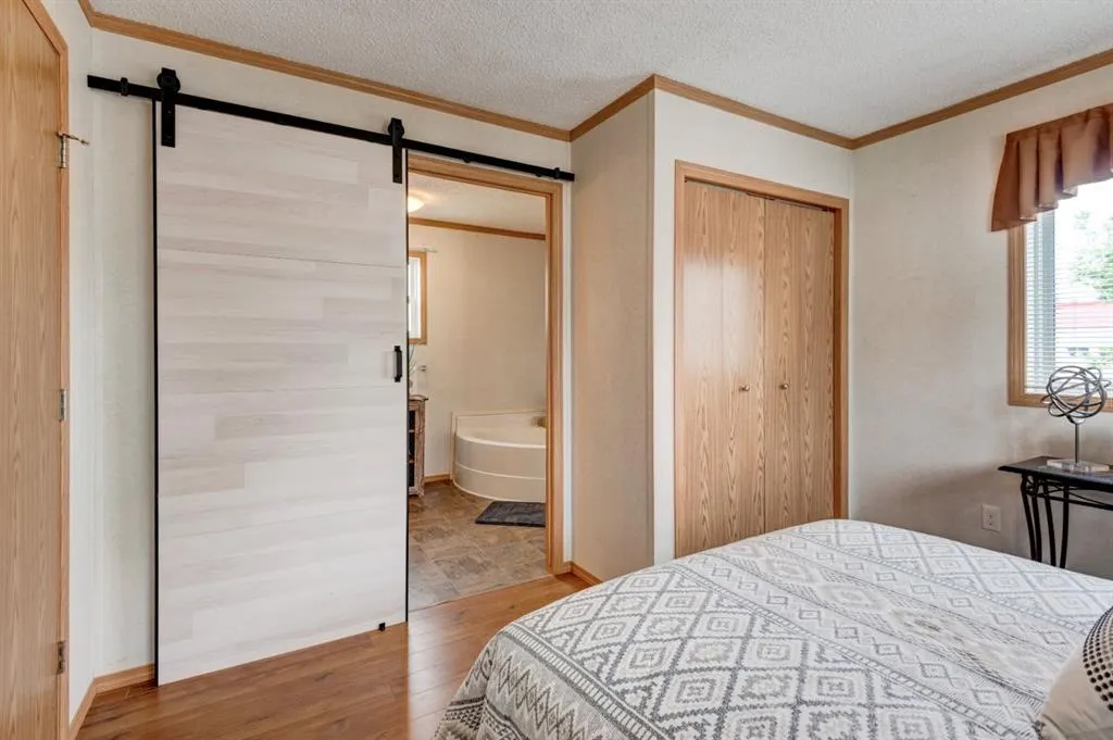 6724 17 Avenue SE, #6