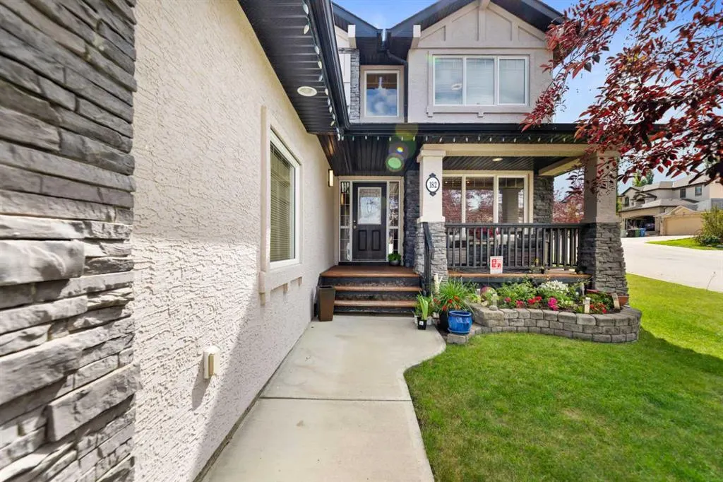 182 Sienna Park Drive SW