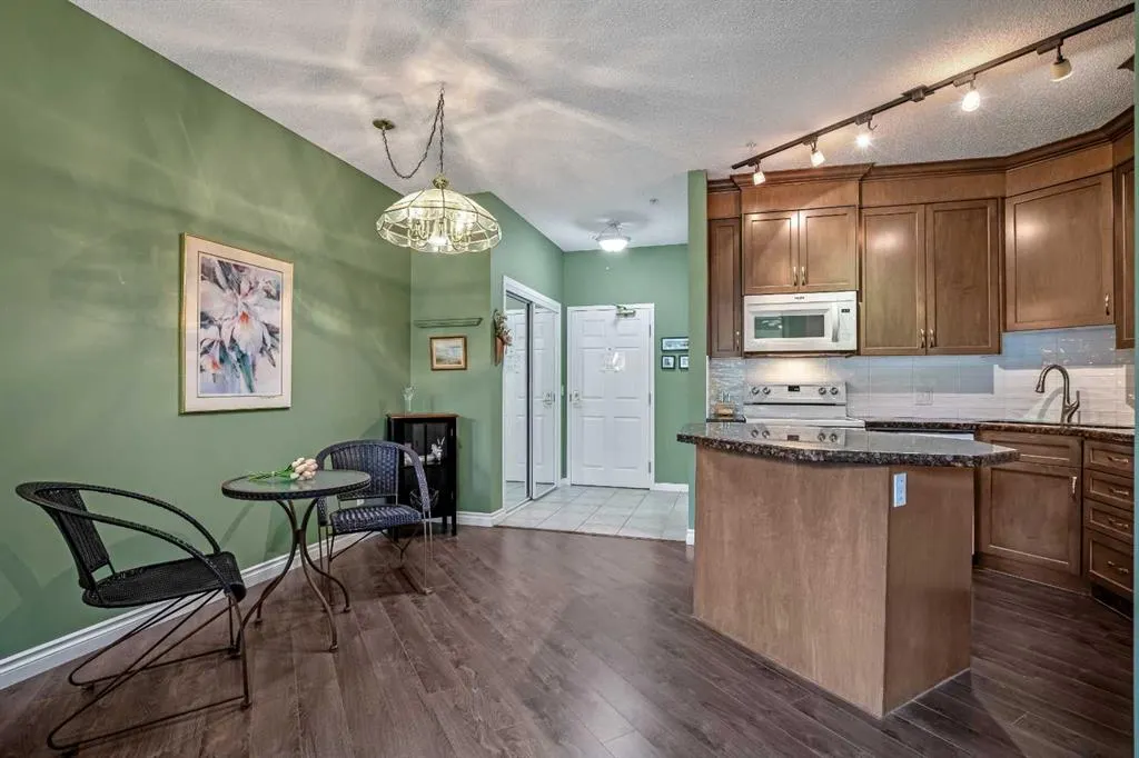5201 Dalhousie Drive NW, #119