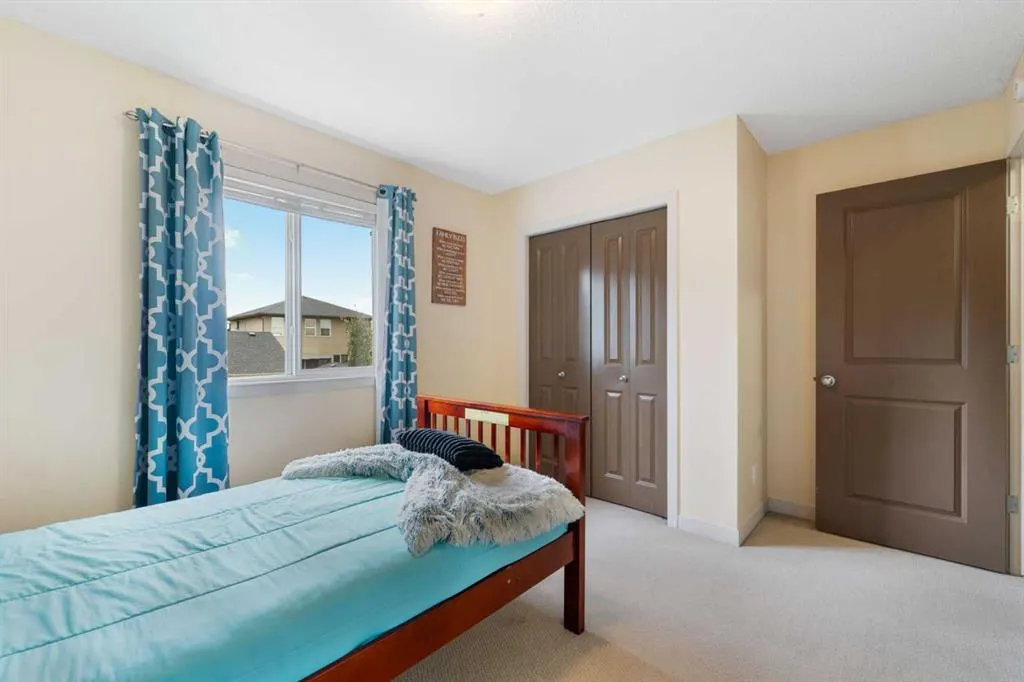 7 Westridge Green
