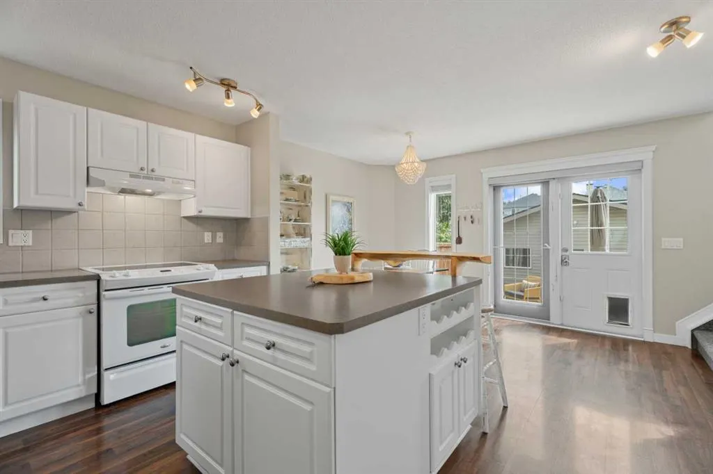 26 Crystal Shores Crescent
