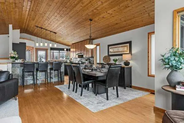 101 Wapiti Close