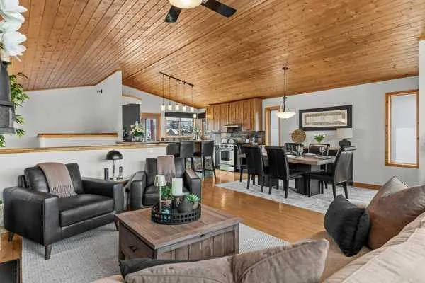 101 Wapiti Close