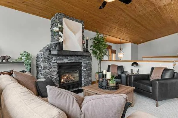 101 Wapiti Close