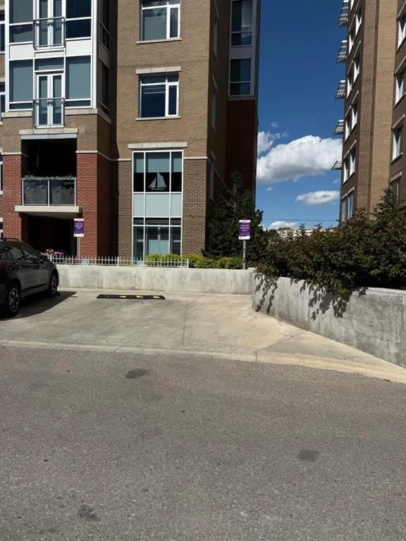 16 Varsity Estates Circle NW, #701