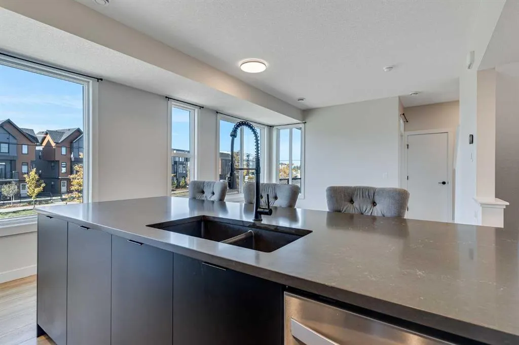 380 Seton Villas SE, #121